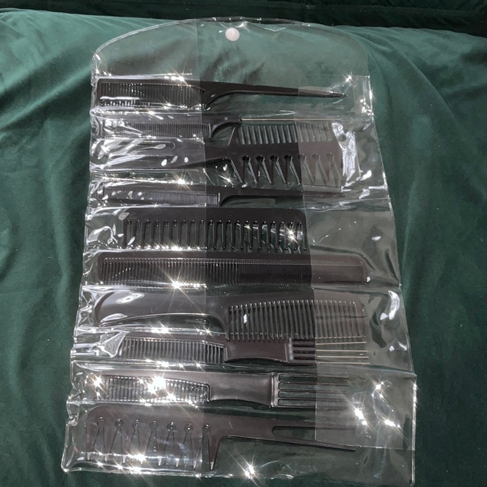 One Leaf comb set.